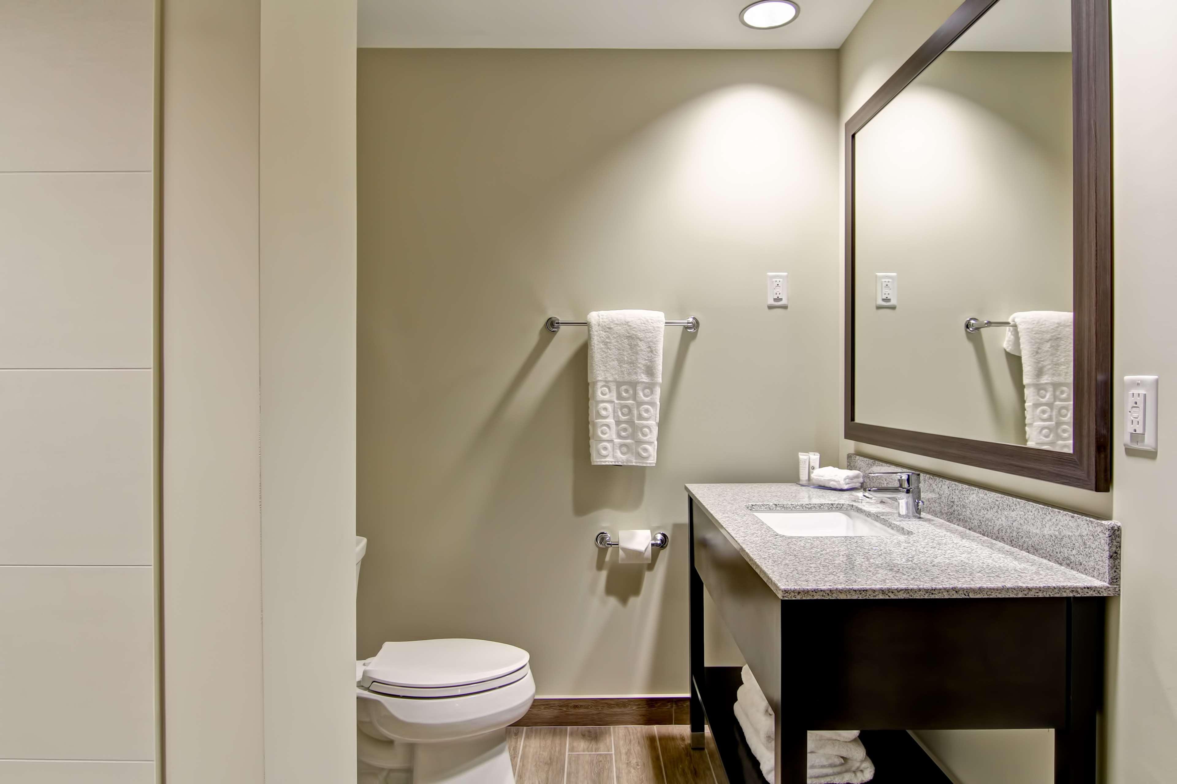 Best Western London Airport Inn & Suites Zewnętrze zdjęcie