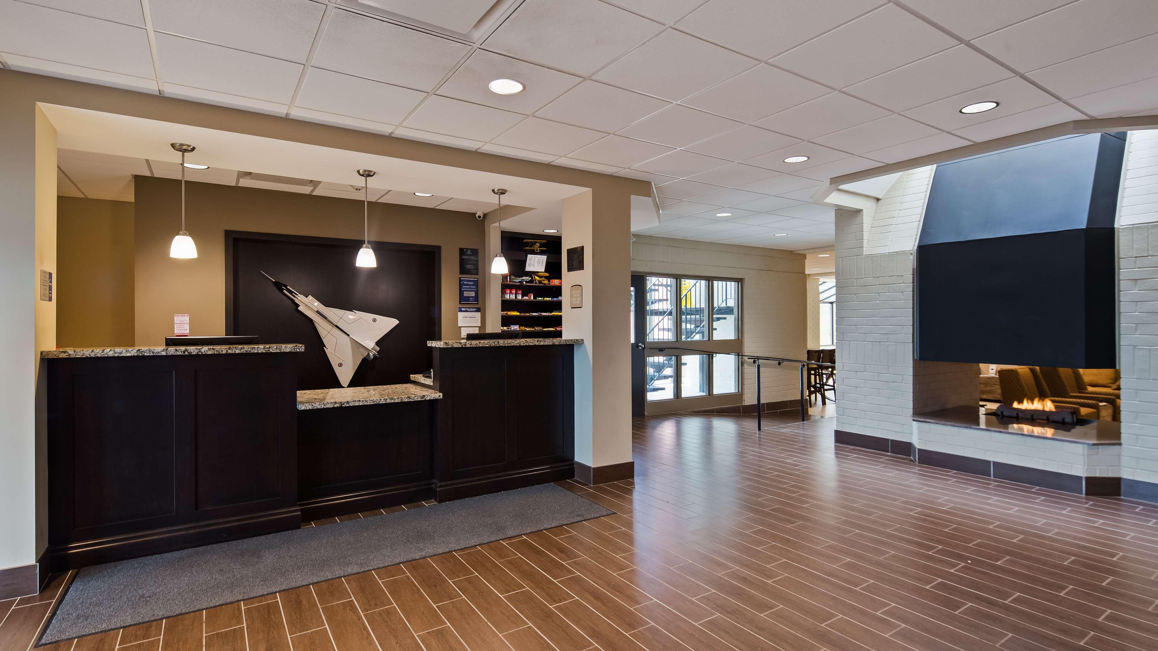 Best Western London Airport Inn & Suites Zewnętrze zdjęcie