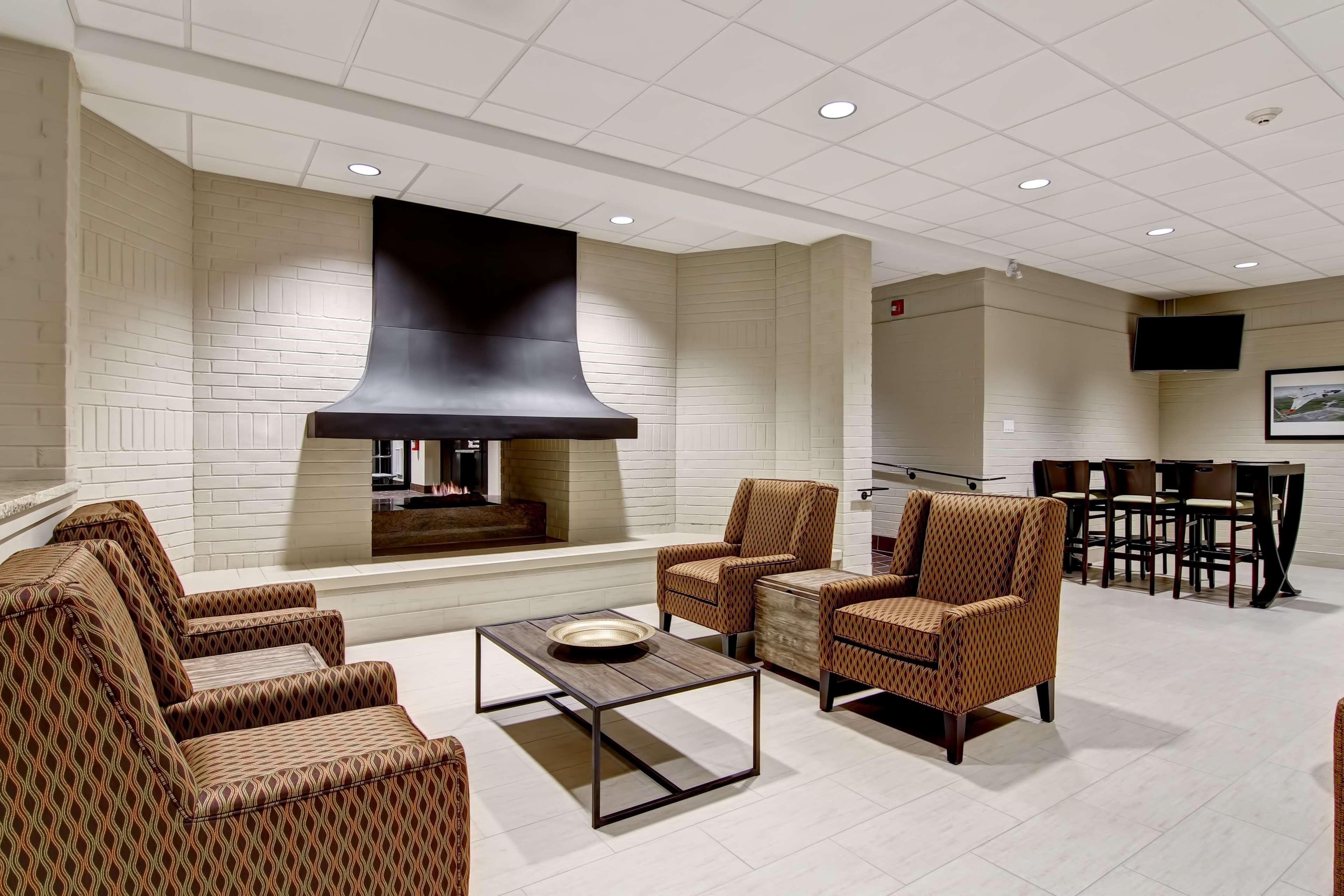 Best Western London Airport Inn & Suites Zewnętrze zdjęcie