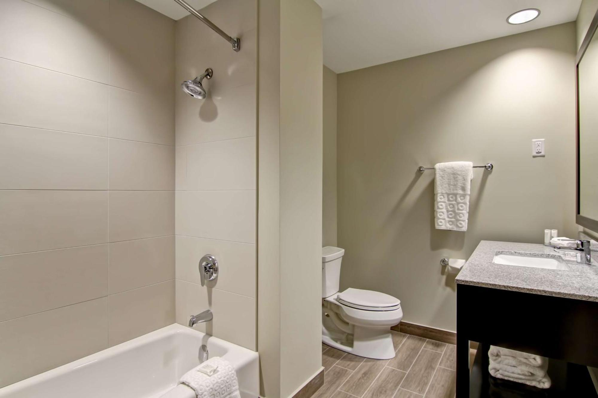 Best Western London Airport Inn & Suites Zewnętrze zdjęcie